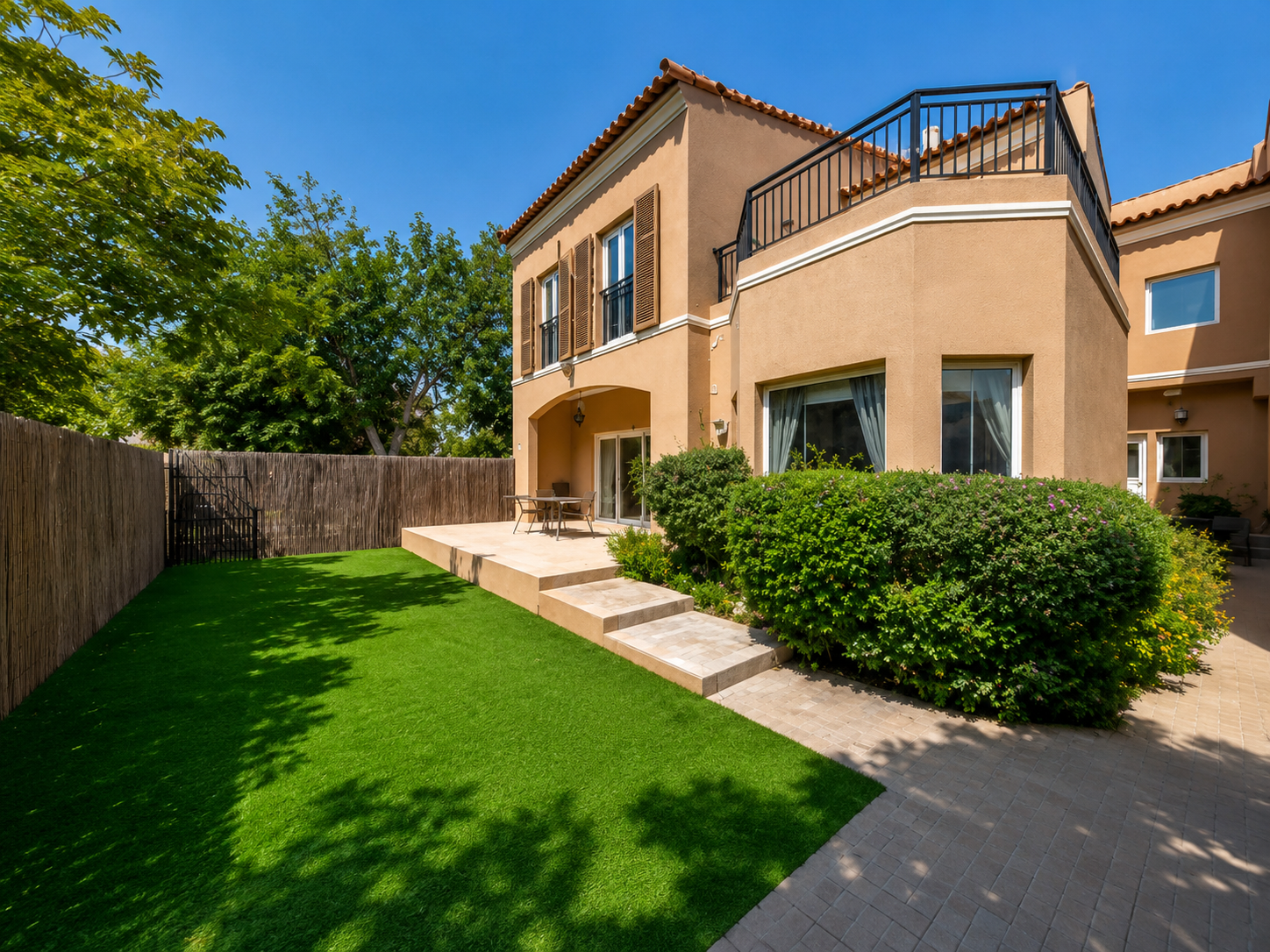Modern Dubai townhouse exterior