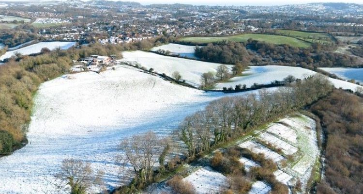 Winter-Torquay-quwsems47sxphv4ry9698gd57l92sya5xsugdd07j4